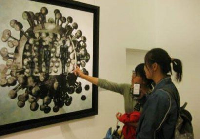 هنرمند ایرانی ۸ سال پیش تصویر کرونا را به چین برد