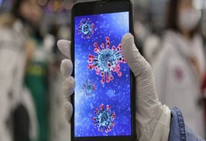 کرونا ویروس ۴ روز روی موبایل زنده می‌ماند