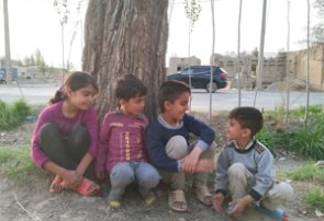 دنیای ساده و شاد کودکی / عکس زیبا